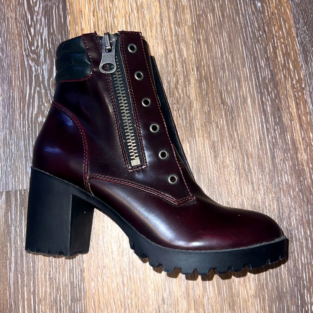 Steve Madden “Noodless” 7.5 booties. New.